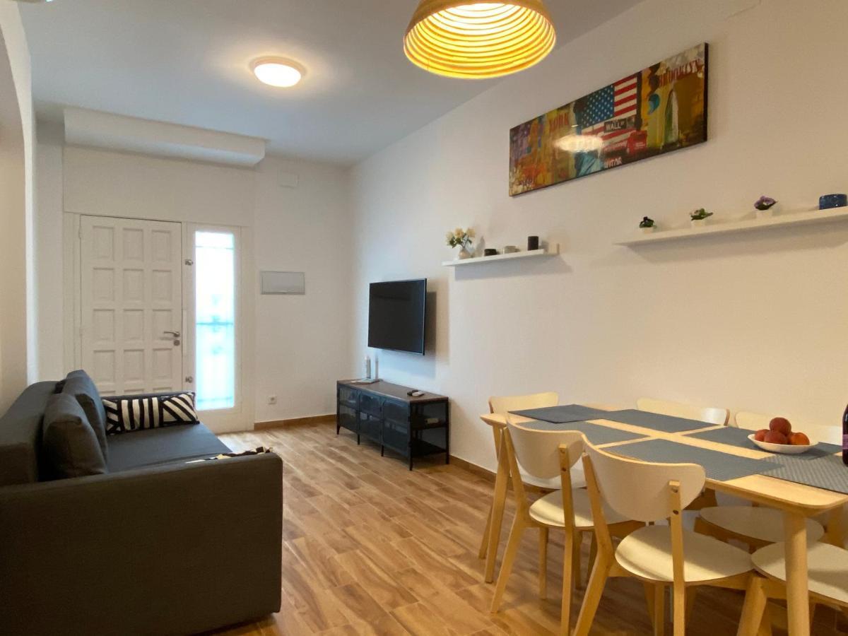 Apartamento Sant Lluis Center, 2 Min Walk From The Sea Lloret de Mar